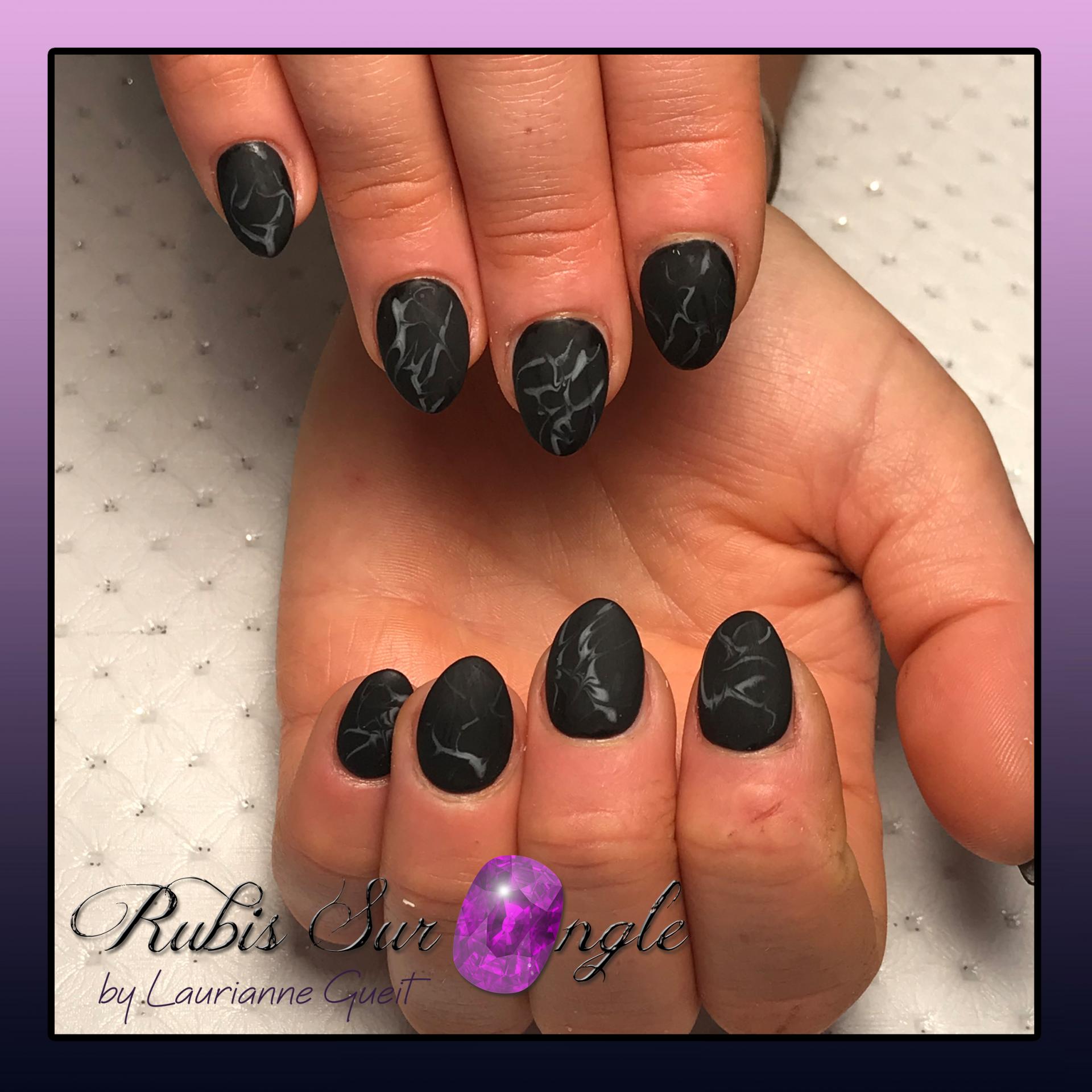 Rubis-Sur-Ongle-Nail-Art-Effet-Marbre