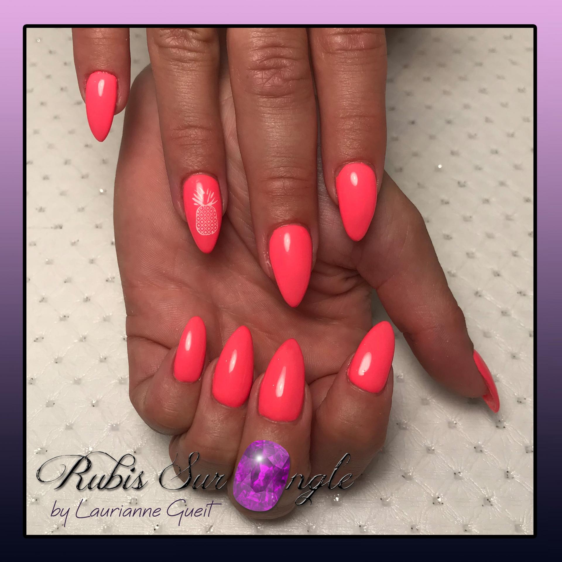 Rubis-Sur-Ongle-Nail-Art-Rose-Fluo-Ananas